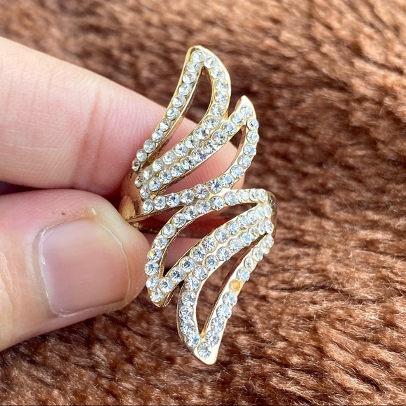 💍Stone Studded ring for Women💍 - Picture 3 of 4